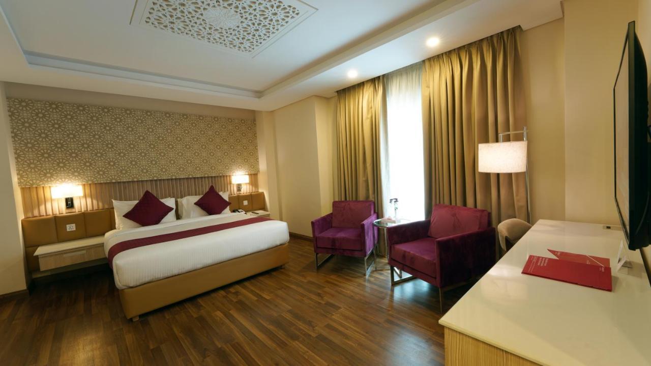 Hotel Ramada By Wyndham Lahore Gulberg II Zewnętrze zdjęcie